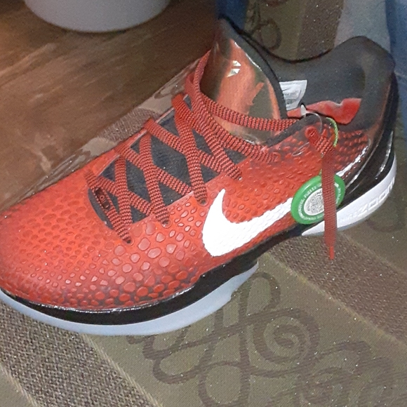 Kobi Bryant - Picture 4 of 4